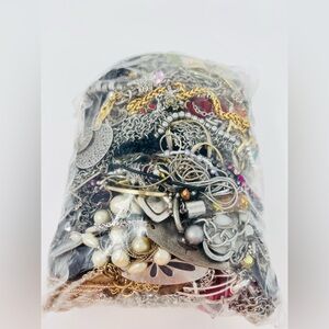 Vintage & Modern Gold & Silver Tone Mixed Metal Scrap/Wearable Jewelry Lot 6Lbs